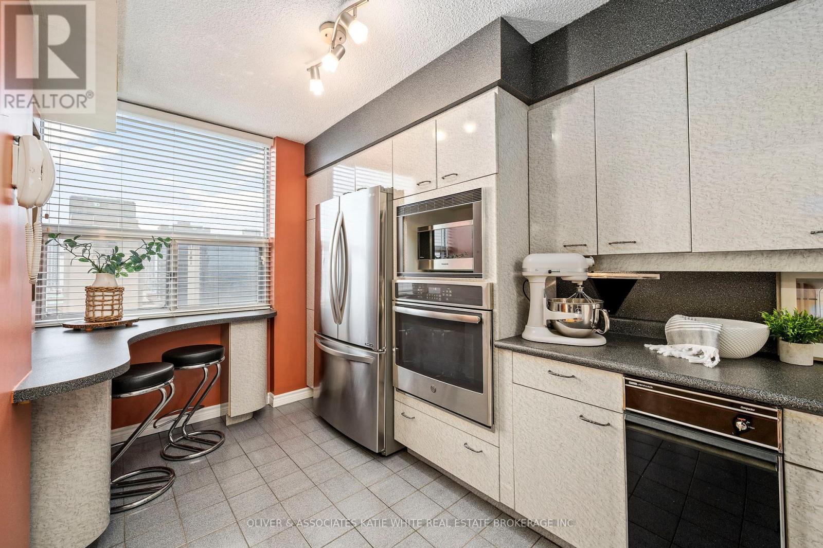1507 - 380 King Street, London East, Ontario  N6B 3L6 - Photo 9 - X12394083