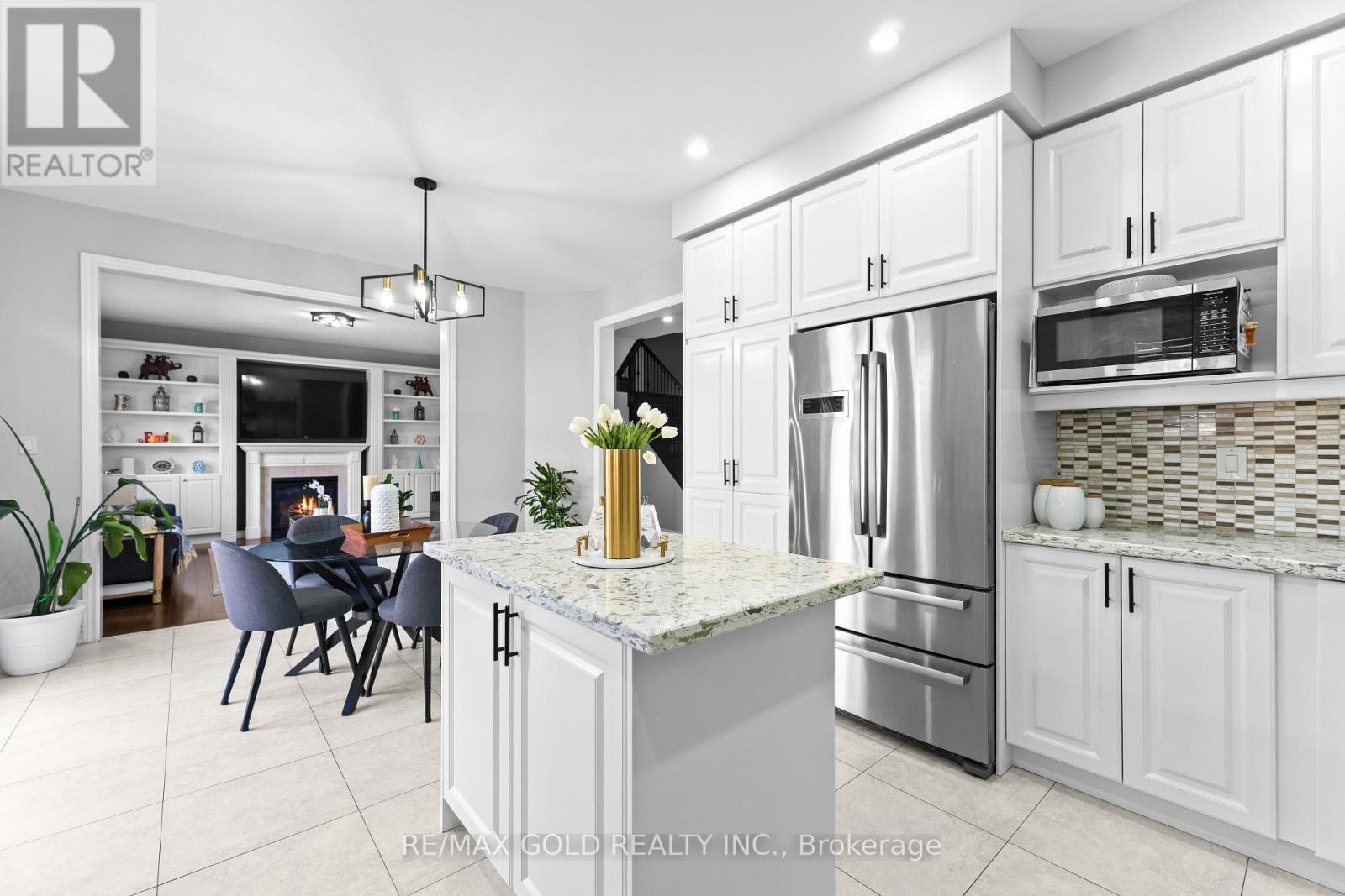 16 Cloverhaven Road, Brampton, Ontario  L6P 4E4 - Photo 10 - W12381238