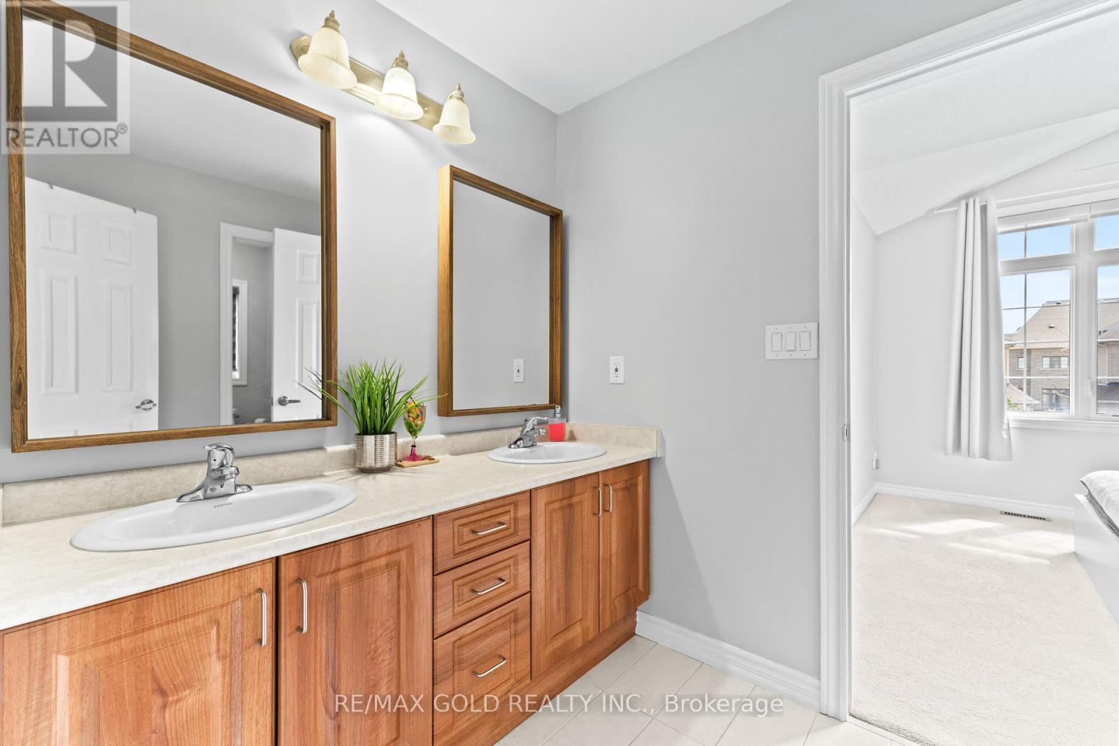16 Cloverhaven Road, Brampton, Ontario  L6P 4E4 - Photo 20 - W12381238