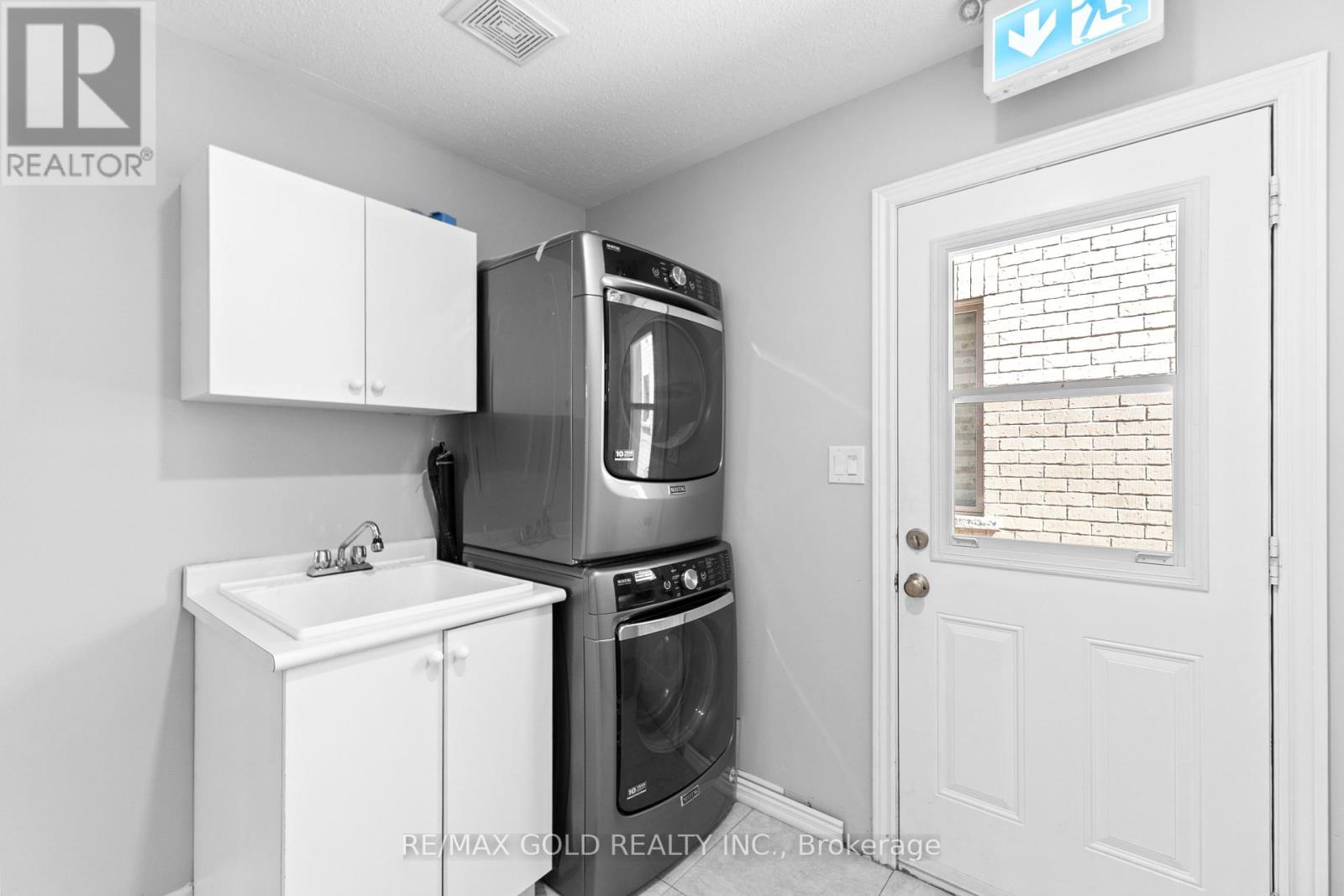 16 Cloverhaven Road, Brampton, Ontario  L6P 4E4 - Photo 24 - W12381238