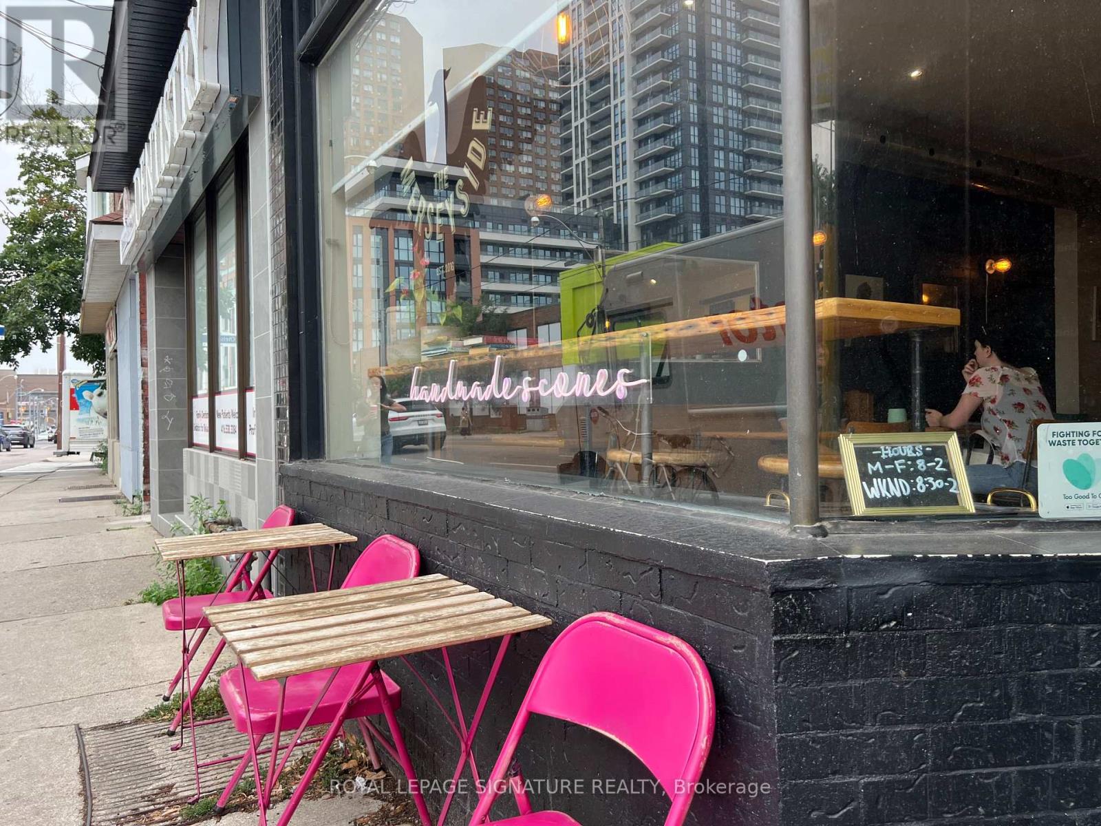 2413 Dundas Street W, Toronto (High Park North), Ontario  M6P 1X3 - Photo 3 - W12392504