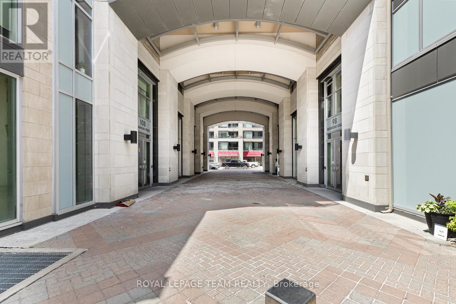502 - 108 Richmond Road, Ottawa, Ontario  K1Z 0B3 - Photo 5 - X12394103