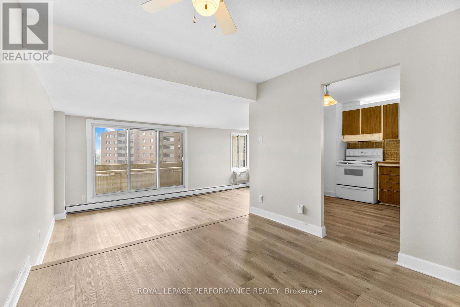 1003 - 1171 Ambleside Drive, Ottawa, Ontario  K2B 8E1 - Photo 4 - X12394132