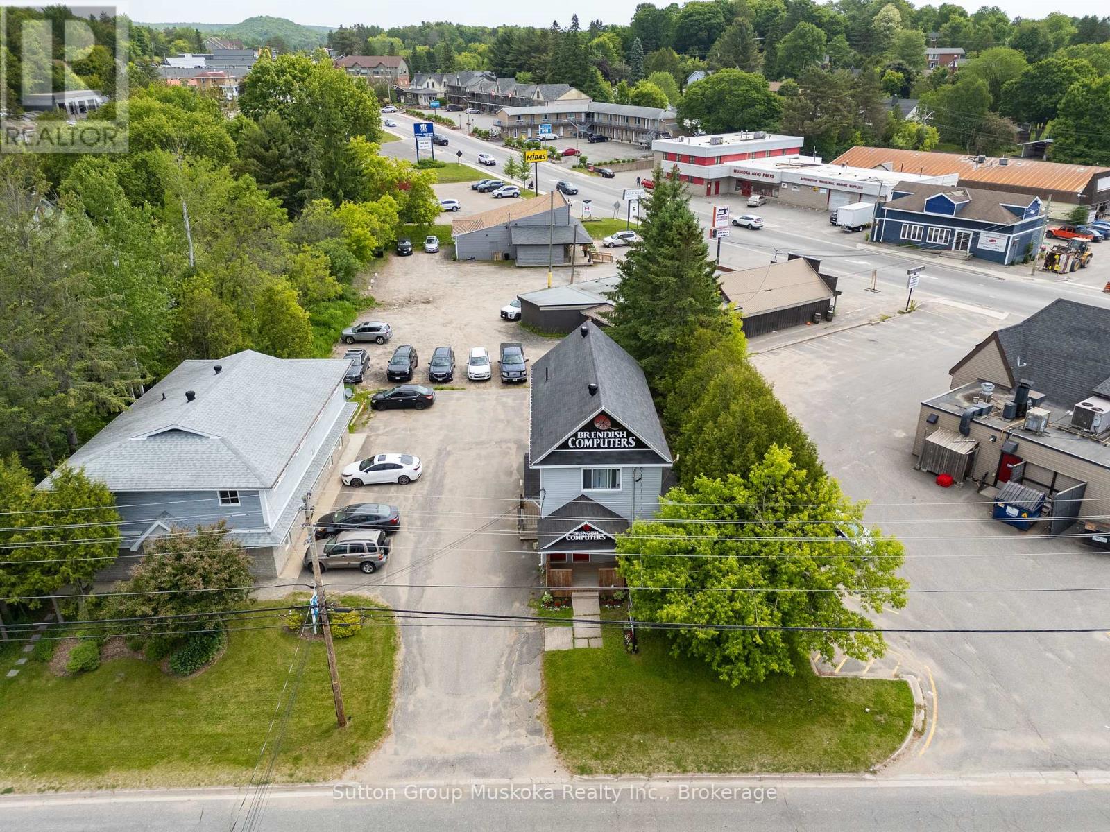 6 Chaffey Street, Huntsville, Ontario  P1H 1K7 - Photo 4 - X12393911