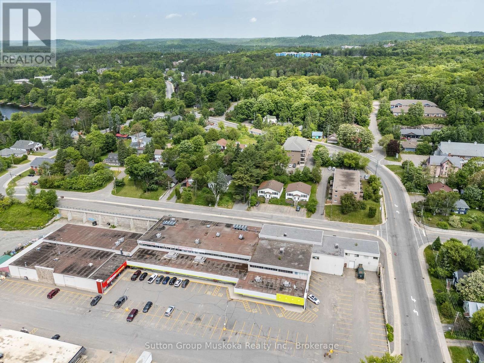 6 Chaffey Street, Huntsville, Ontario  P1H 1K7 - Photo 8 - X12393911