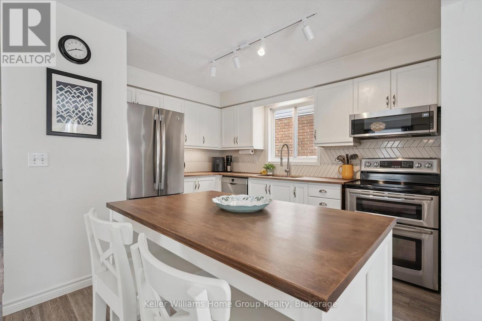 47 Buckthorn Crescent, Guelph, Ontario N1E 7C3 - Photo 15 - X12393971