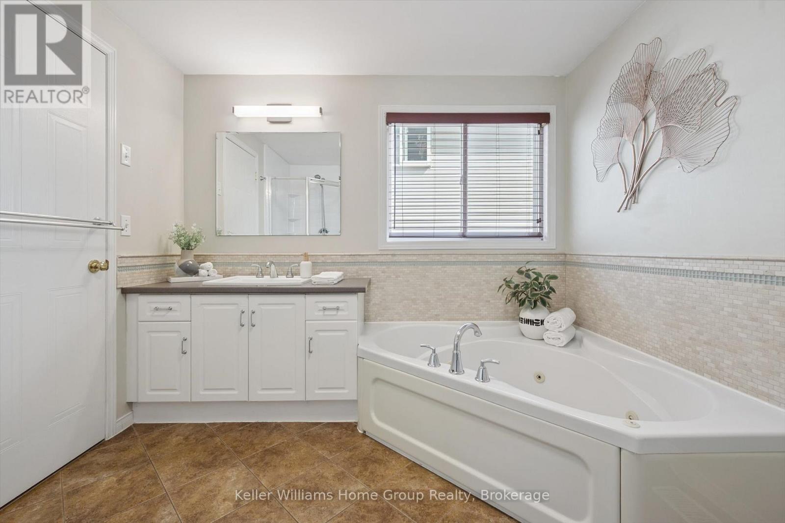 47 Buckthorn Crescent, Guelph, Ontario N1E 7C3 - Photo 25 - X12393971