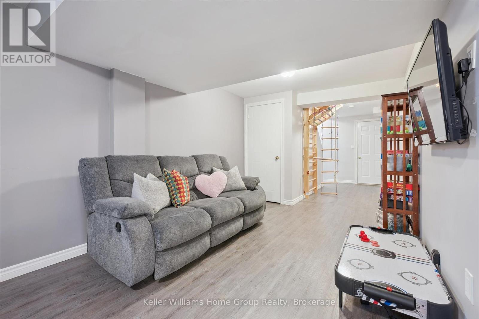 47 Buckthorn Crescent, Guelph, Ontario N1E 7C3 - Photo 29 - X12393971