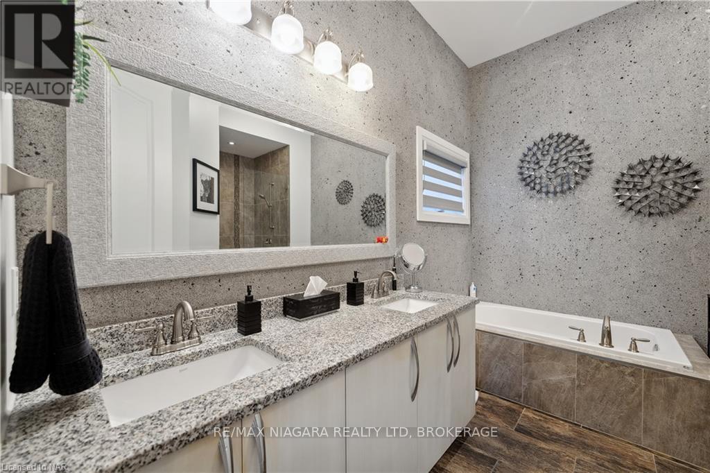 34 Angels Drive, Niagara-On-The-Lake, Ontario  L0S 1J1 - Photo 19 - X12393992