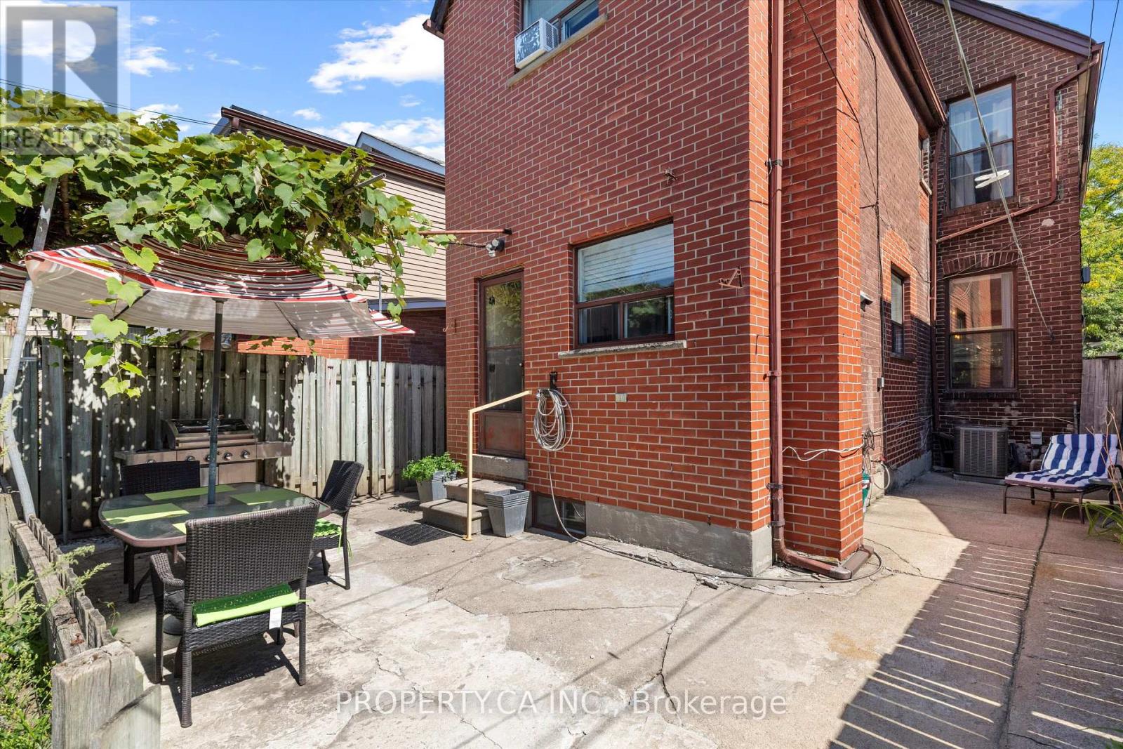 790 Manning Avenue, Toronto, Ontario  M6G 2W6 - Photo 11 - C12393894