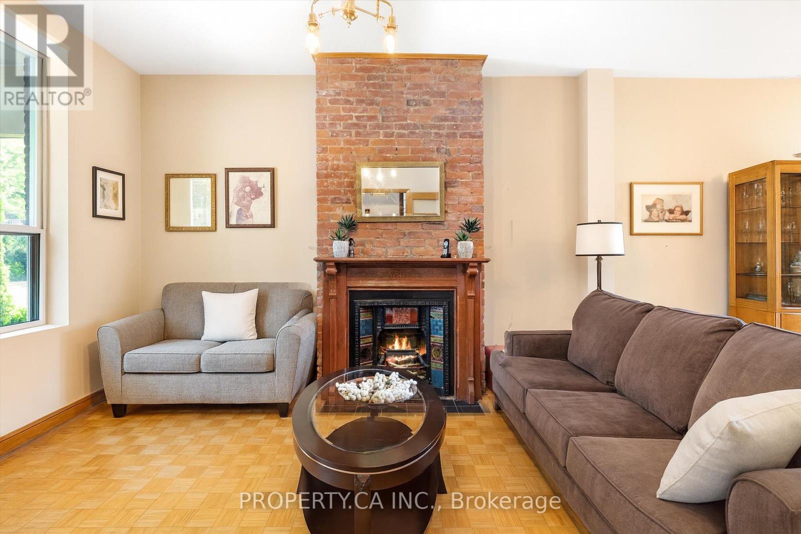 790 Manning Avenue, Toronto, Ontario  M6G 2W6 - Photo 15 - C12393894