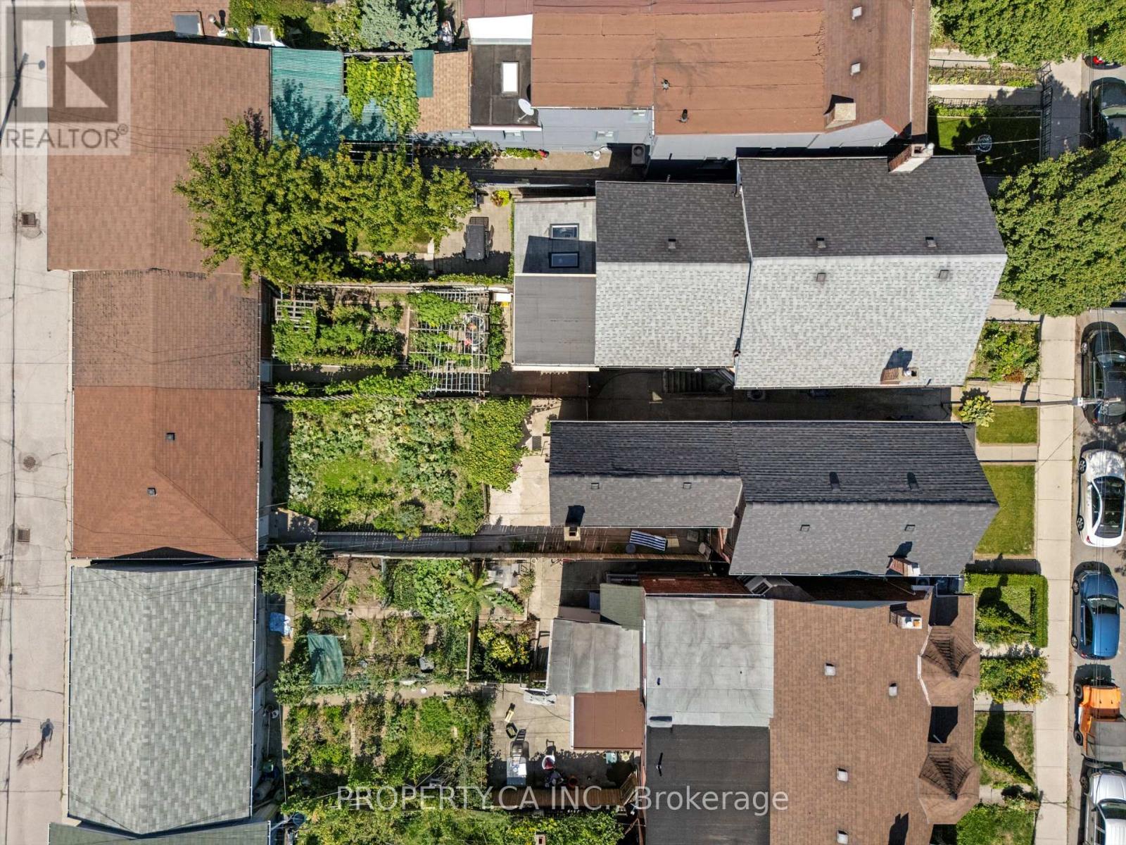 790 Manning Avenue, Toronto, Ontario  M6G 2W6 - Photo 7 - C12393894