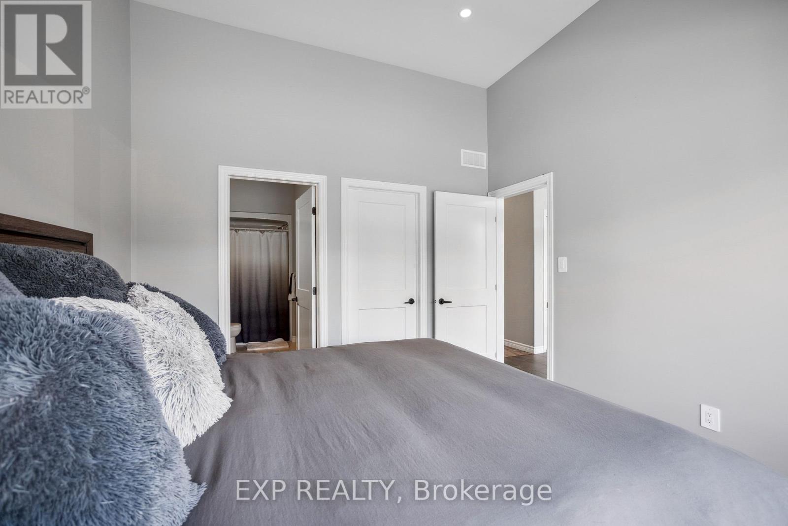 61 Athabaska Drive, Belleville, Ontario  K8N 0T1 - Photo 18 - X12393983