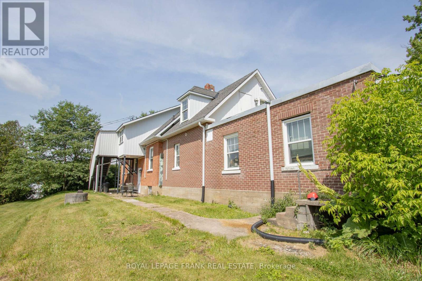 33 Flint Avenue, Bancroft, Ontario  K0L 1C0 - Photo 1 - X12394028