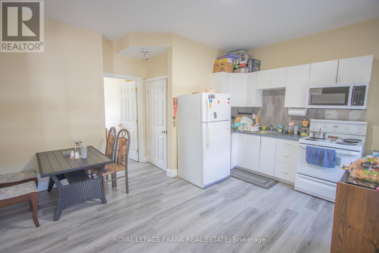 33 Flint Avenue, Bancroft, Ontario  K0L 1C0 - Photo 17 - X12394028