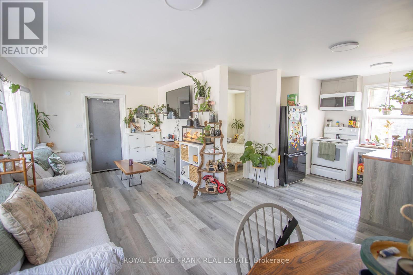 33 Flint Avenue, Bancroft, Ontario  K0L 1C0 - Photo 8 - X12394028