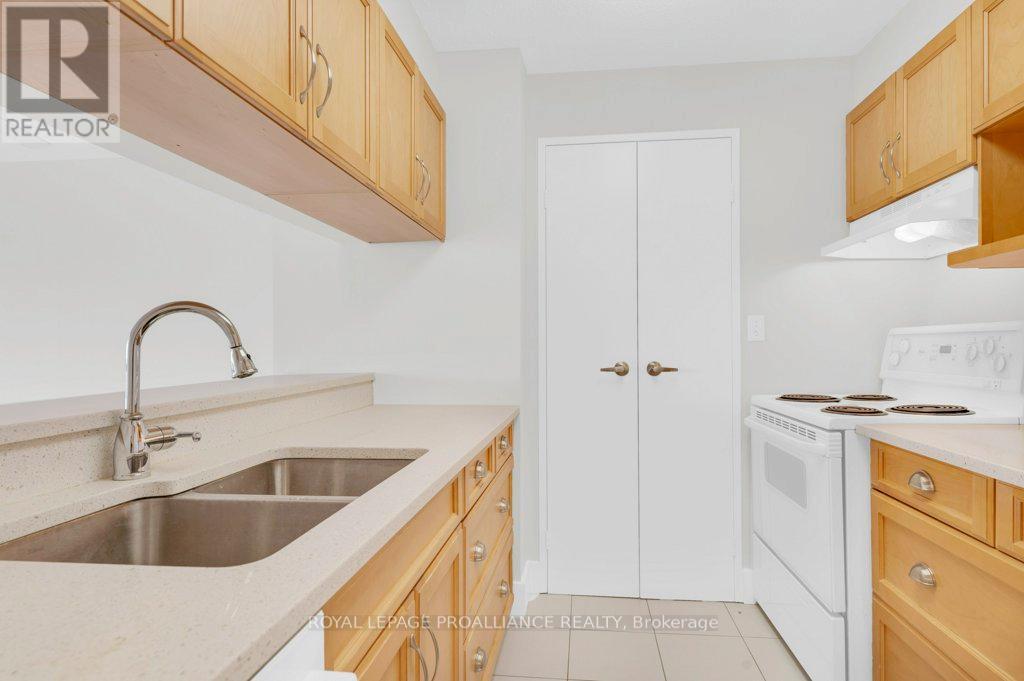 906 - 344 Front Street, Belleville, Ontario  K8N 5M4 - Photo 11 - X12394075