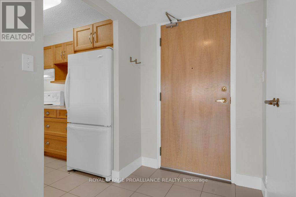 906 - 344 Front Street, Belleville, Ontario  K8N 5M4 - Photo 9 - X12394075