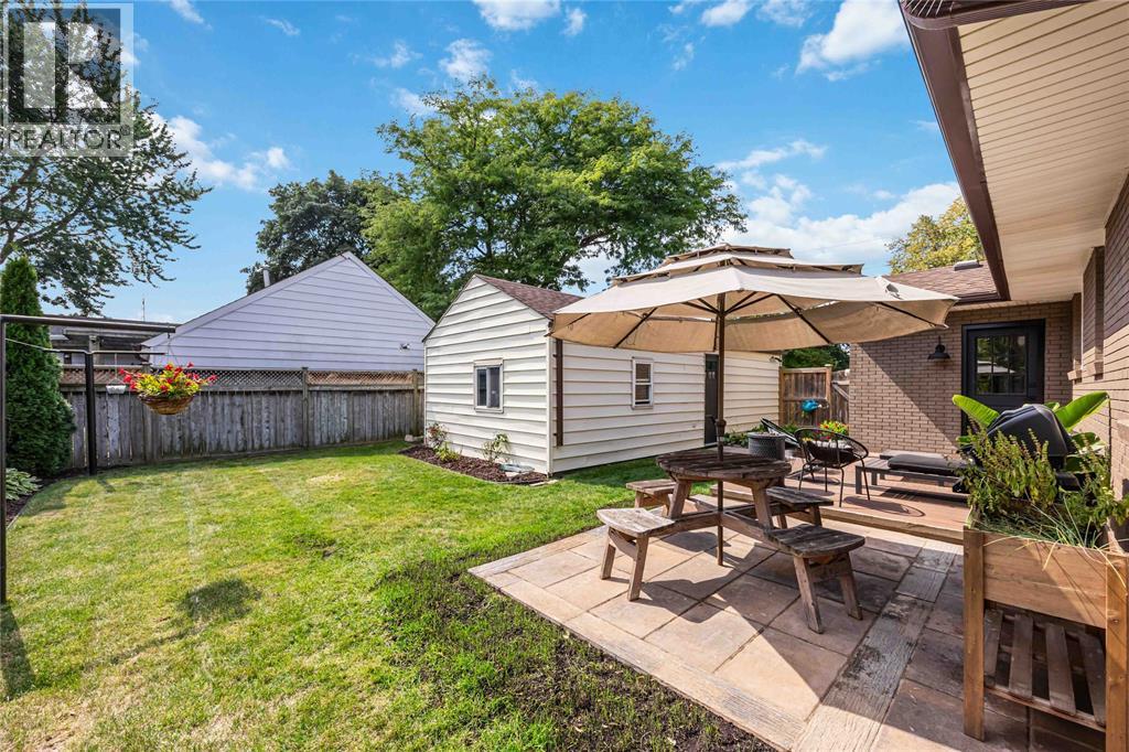 703 Michigan Avenue, Point Edward, Ontario  N7V 1G9 - Photo 26 - 25022405