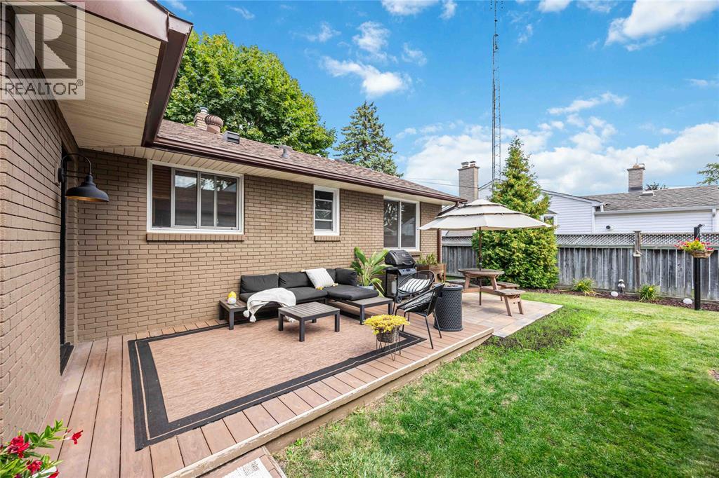 703 Michigan Avenue, Point Edward, Ontario  N7V 1G9 - Photo 27 - 25022405