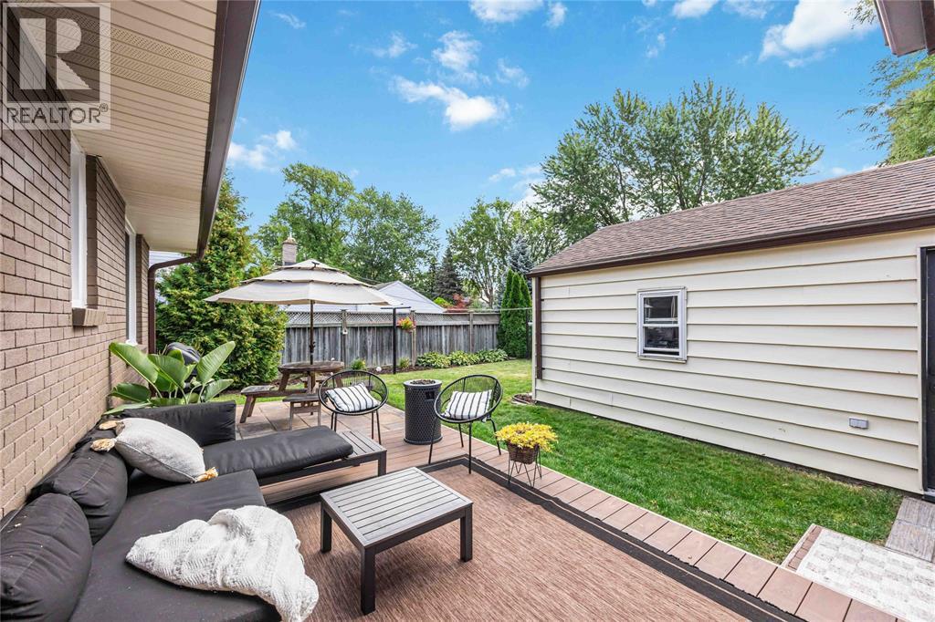 703 Michigan Avenue, Point Edward, Ontario  N7V 1G9 - Photo 28 - 25022405