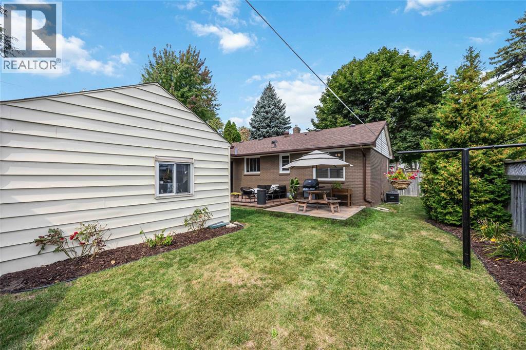 703 Michigan Avenue, Point Edward, Ontario  N7V 1G9 - Photo 30 - 25022405