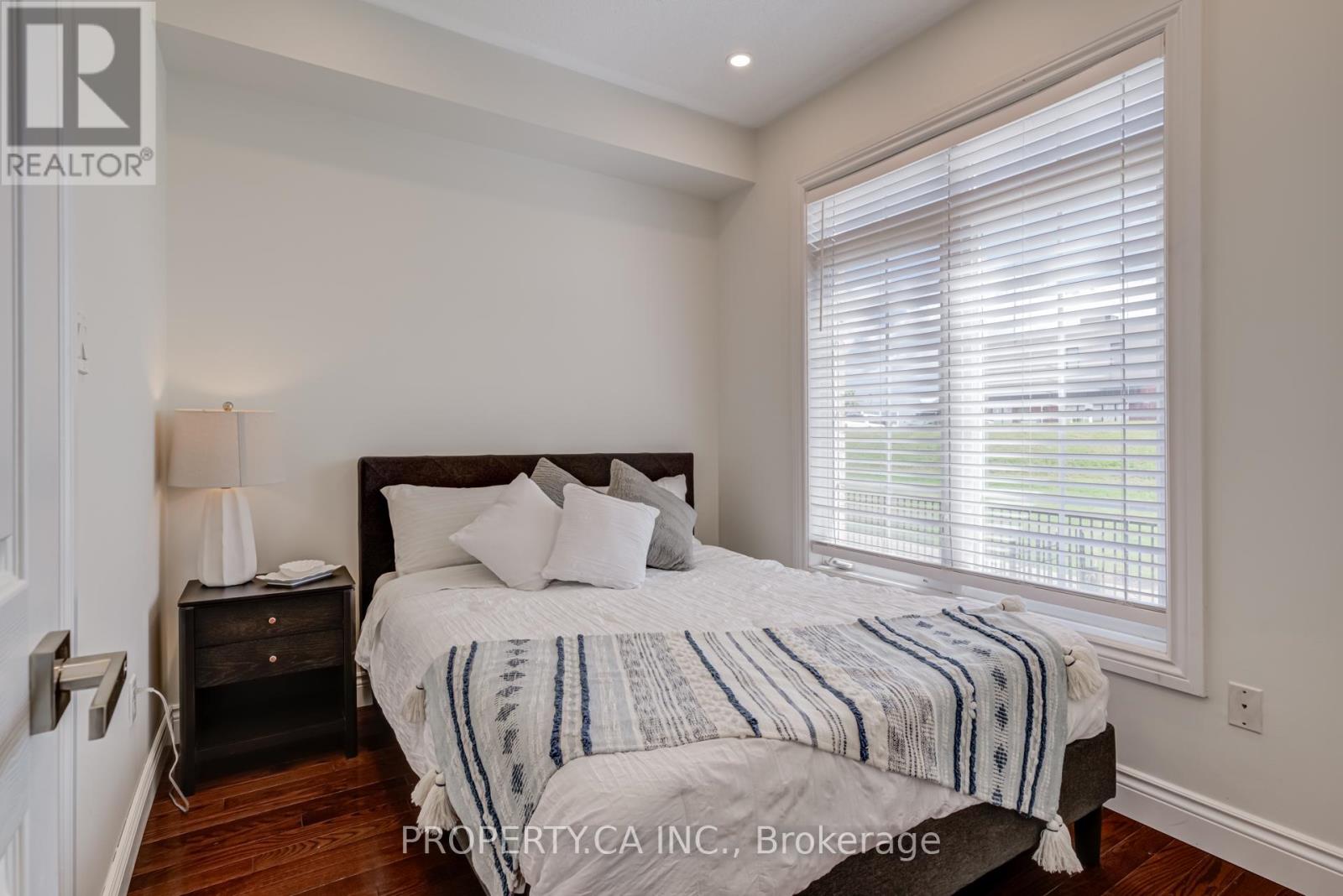 58 Wicker Park Way, Whitby, Ontario  L1R 0C7 - Photo 13 - E12393877