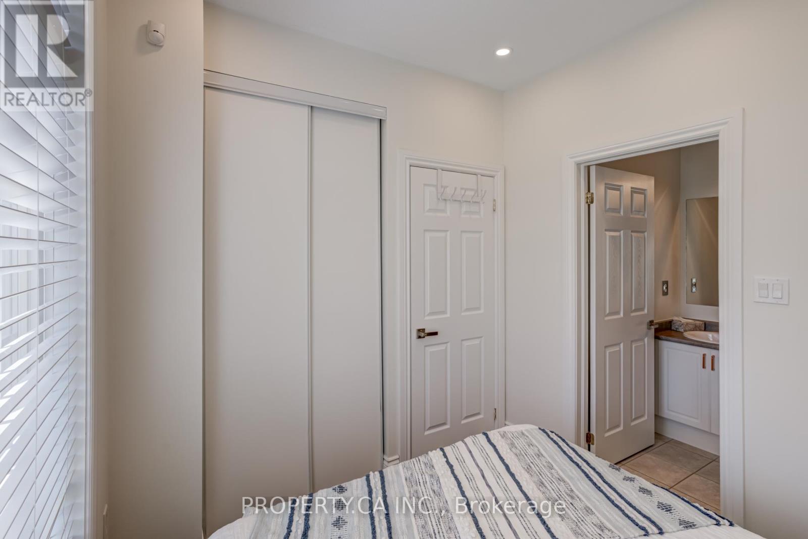 58 Wicker Park Way, Whitby, Ontario  L1R 0C7 - Photo 14 - E12393877