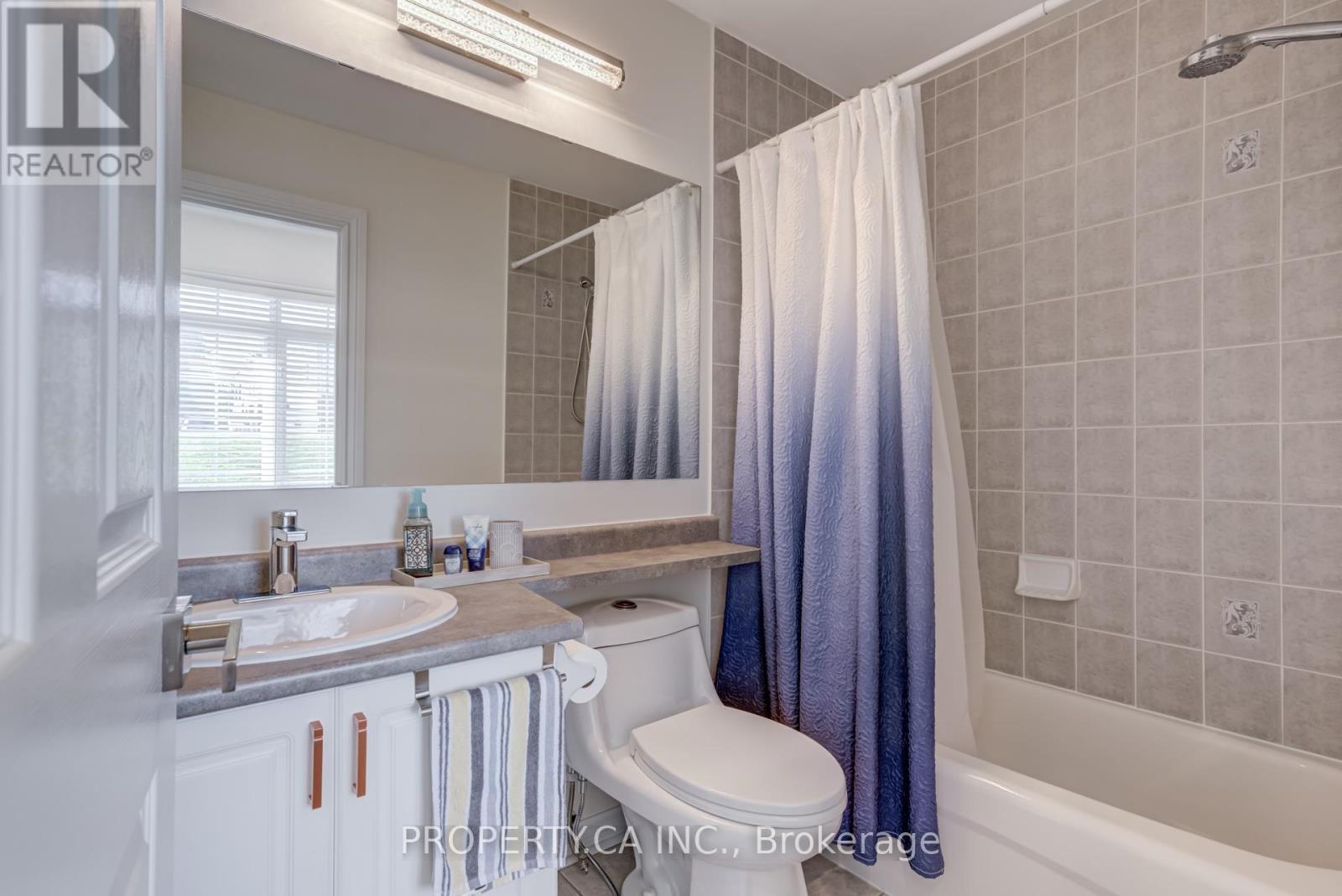58 Wicker Park Way, Whitby, Ontario  L1R 0C7 - Photo 15 - E12393877