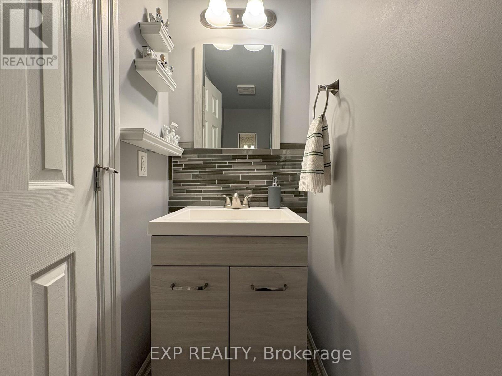 818 Eighth Street, Renfrew, Ontario  K7V 4K9 - Photo 13 - X12393975