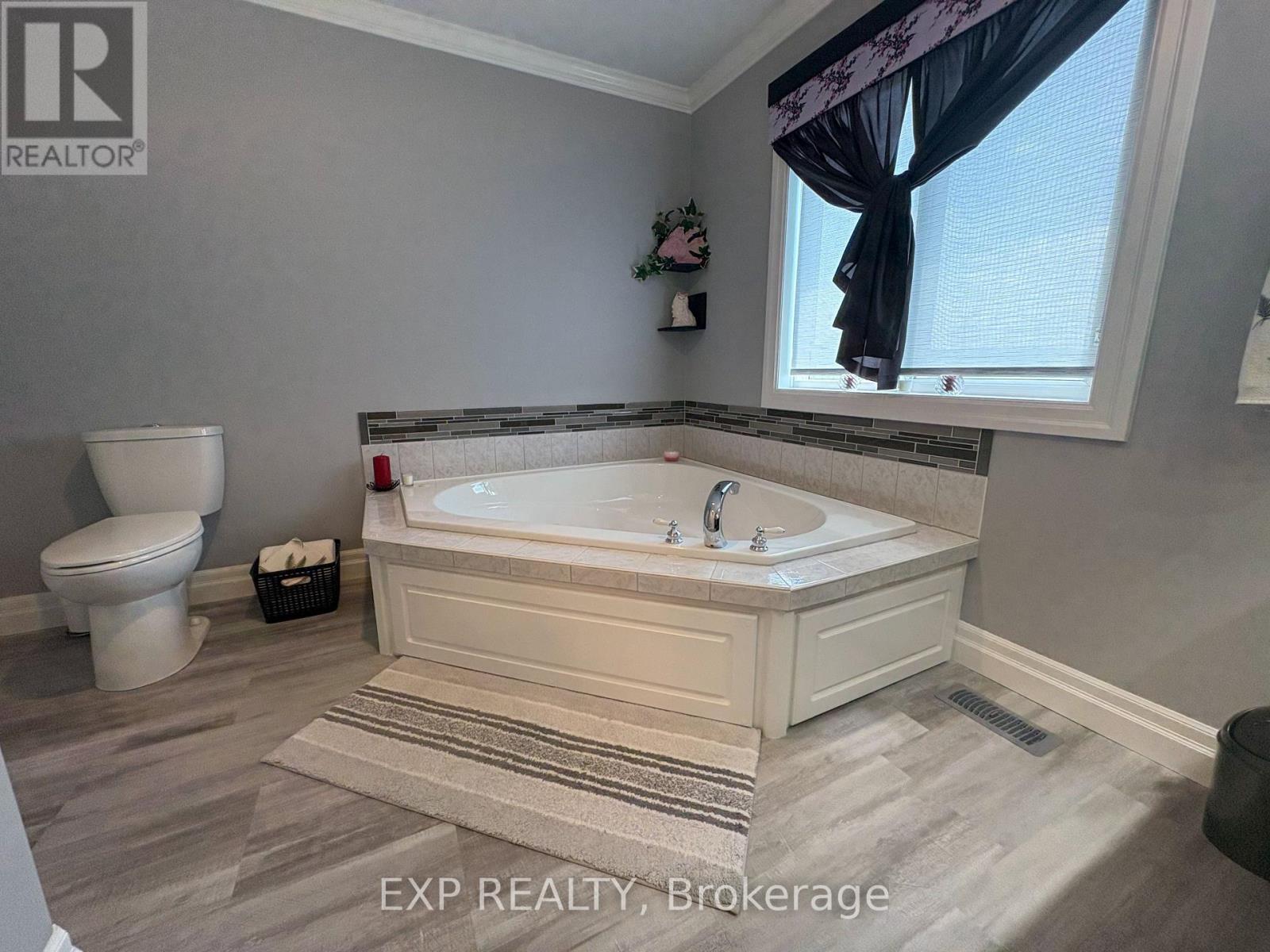 818 Eighth Street, Renfrew, Ontario  K7V 4K9 - Photo 18 - X12393975