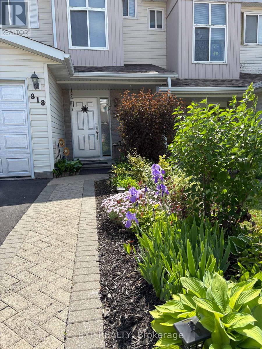 818 Eighth Street, Renfrew, Ontario  K7V 4K9 - Photo 3 - X12393975