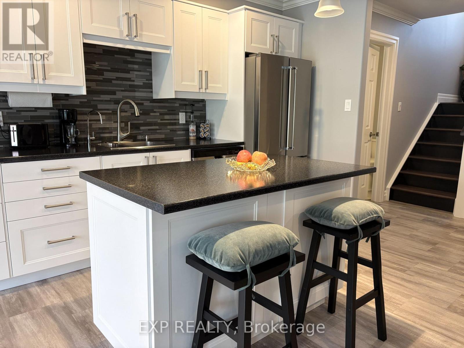 818 Eighth Street, Renfrew, Ontario  K7V 4K9 - Photo 6 - X12393975