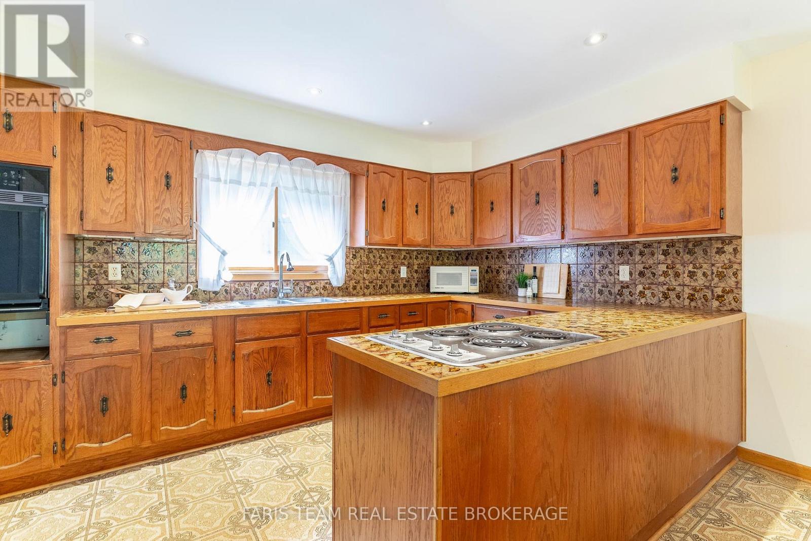 29 Lorrie Crescent, Tiny, Ontario  L0L 2T0 - Photo 5 - S12376628