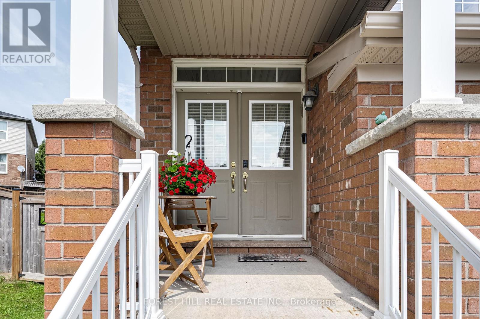 59 Matthewson Avenue, Bradford West Gwillimbury (Bradford), Ontario  L3Z 0P3 - Photo 3 - N12393829