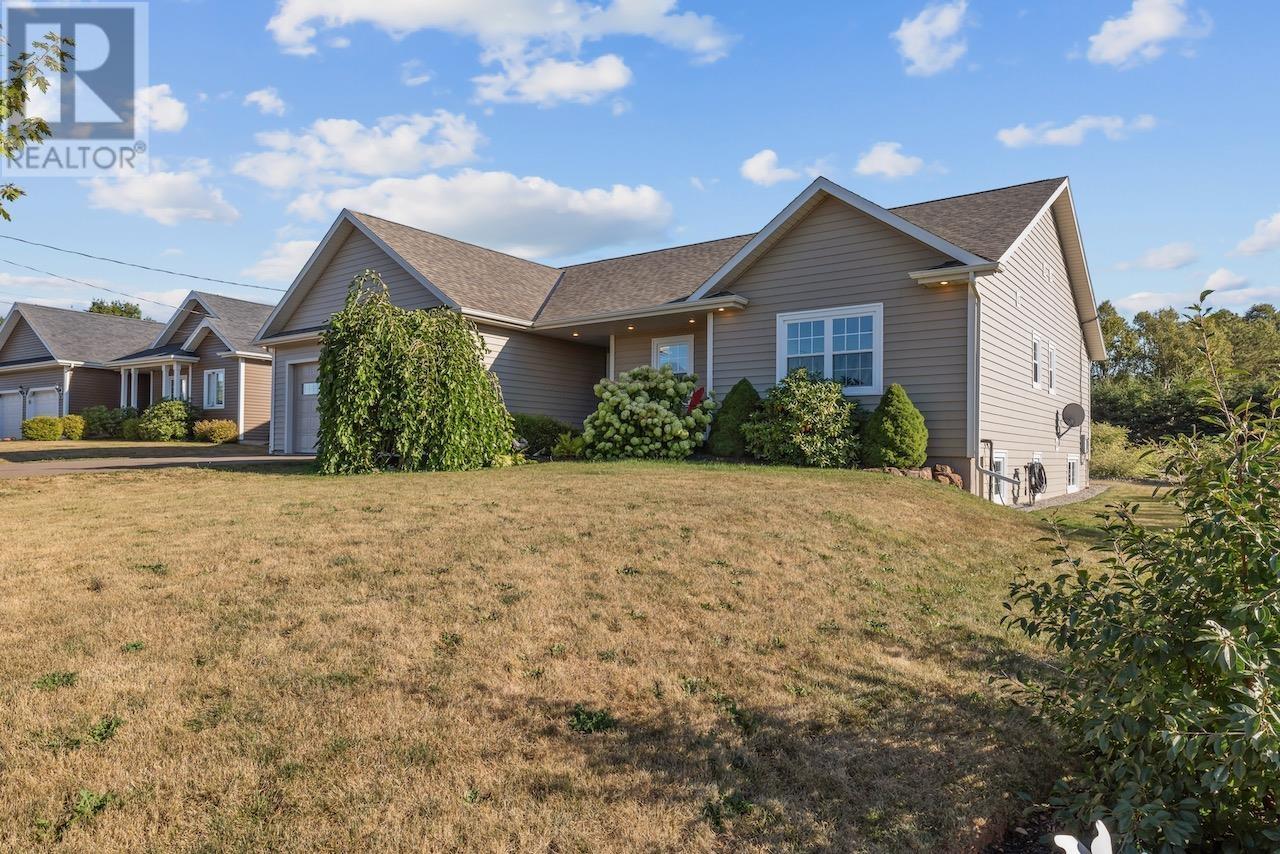 72 Starling Crescent, Stratford, Prince Edward Island  C1B 0M2 - Photo 2 - 202522913