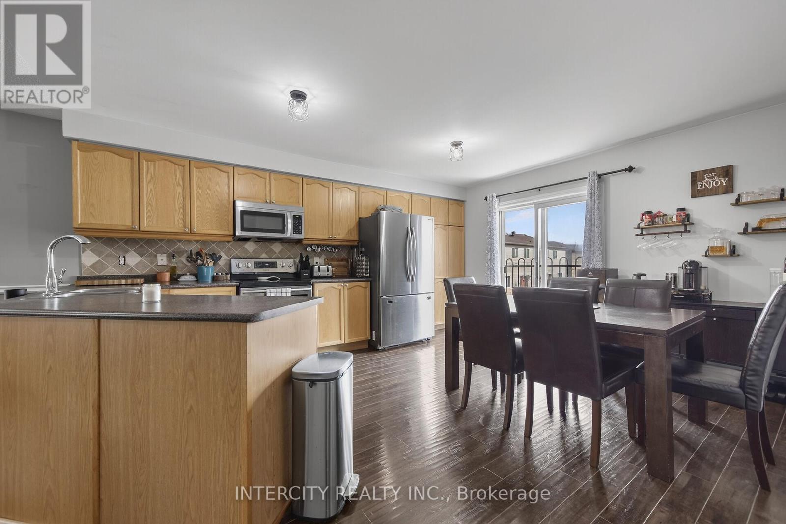 132 Dean Avenue, Barrie, Ontario  L4N 0V6 - Photo 11 - S12393904