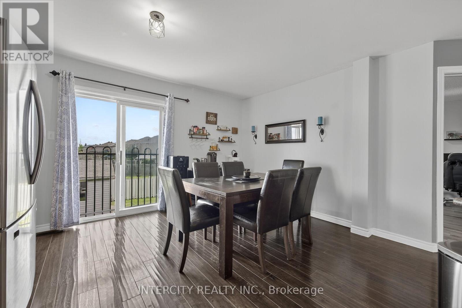 132 Dean Avenue, Barrie, Ontario  L4N 0V6 - Photo 14 - S12393904