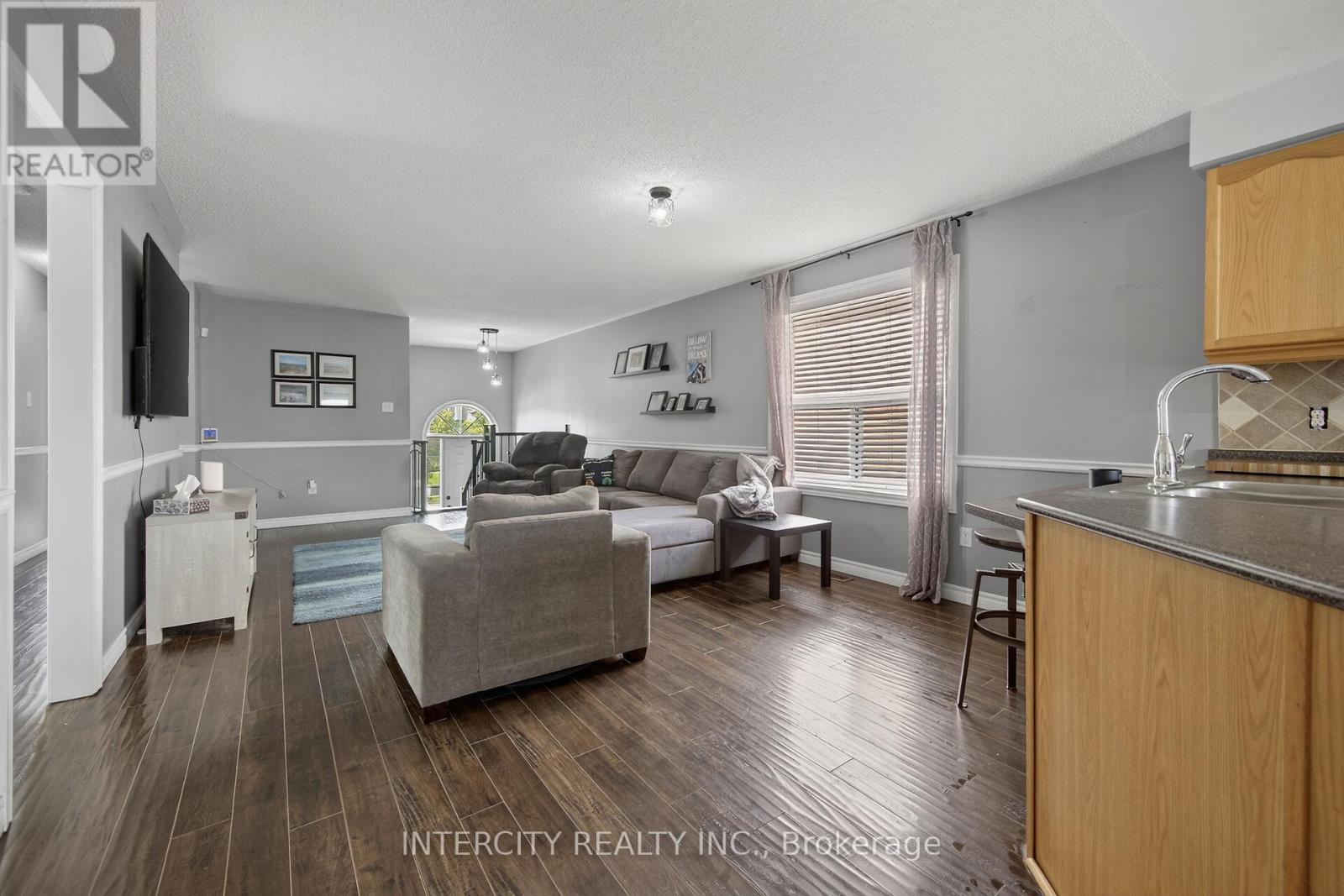 132 Dean Avenue, Barrie, Ontario  L4N 0V6 - Photo 18 - S12393904