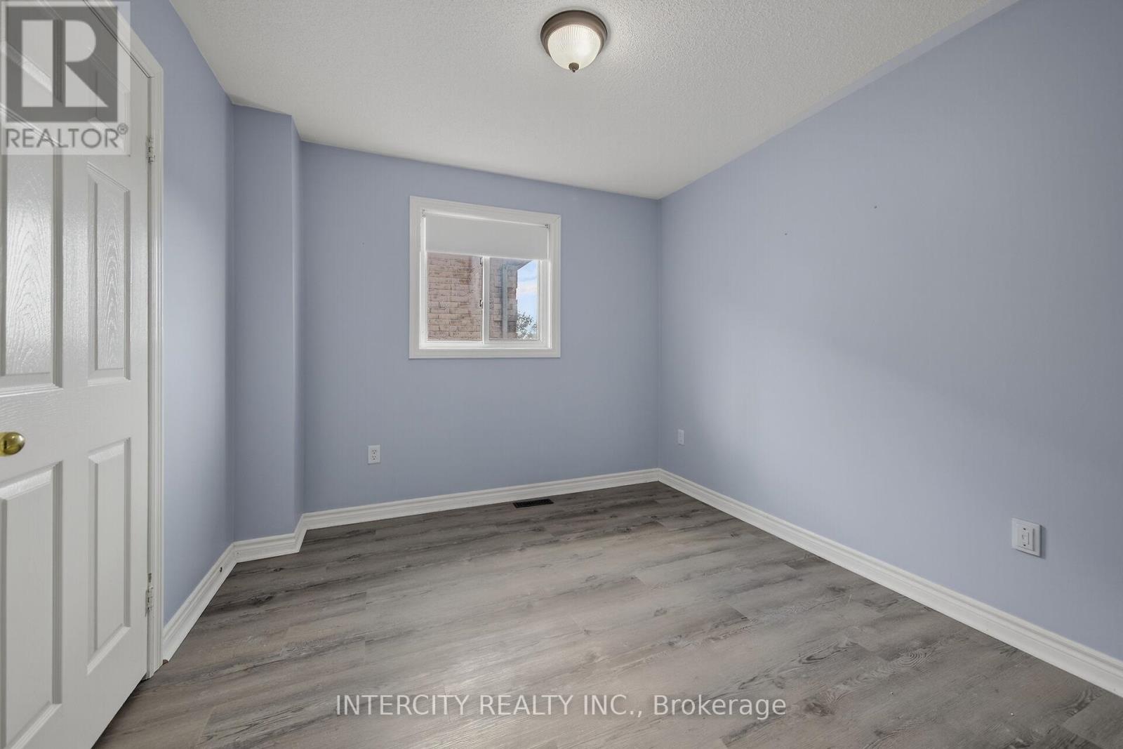 132 Dean Avenue, Barrie, Ontario  L4N 0V6 - Photo 20 - S12393904