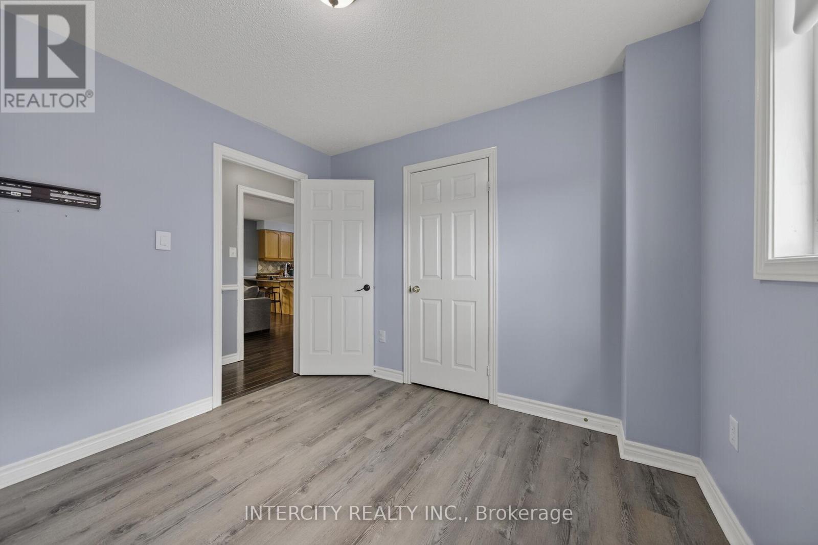 132 Dean Avenue, Barrie, Ontario  L4N 0V6 - Photo 21 - S12393904
