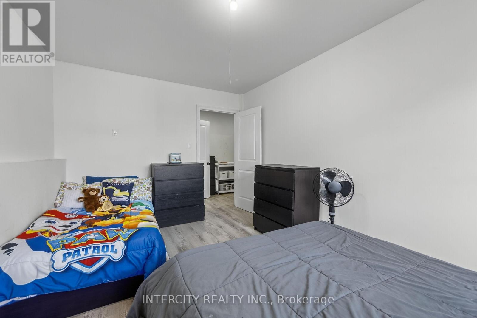 132 Dean Avenue, Barrie, Ontario  L4N 0V6 - Photo 34 - S12393904