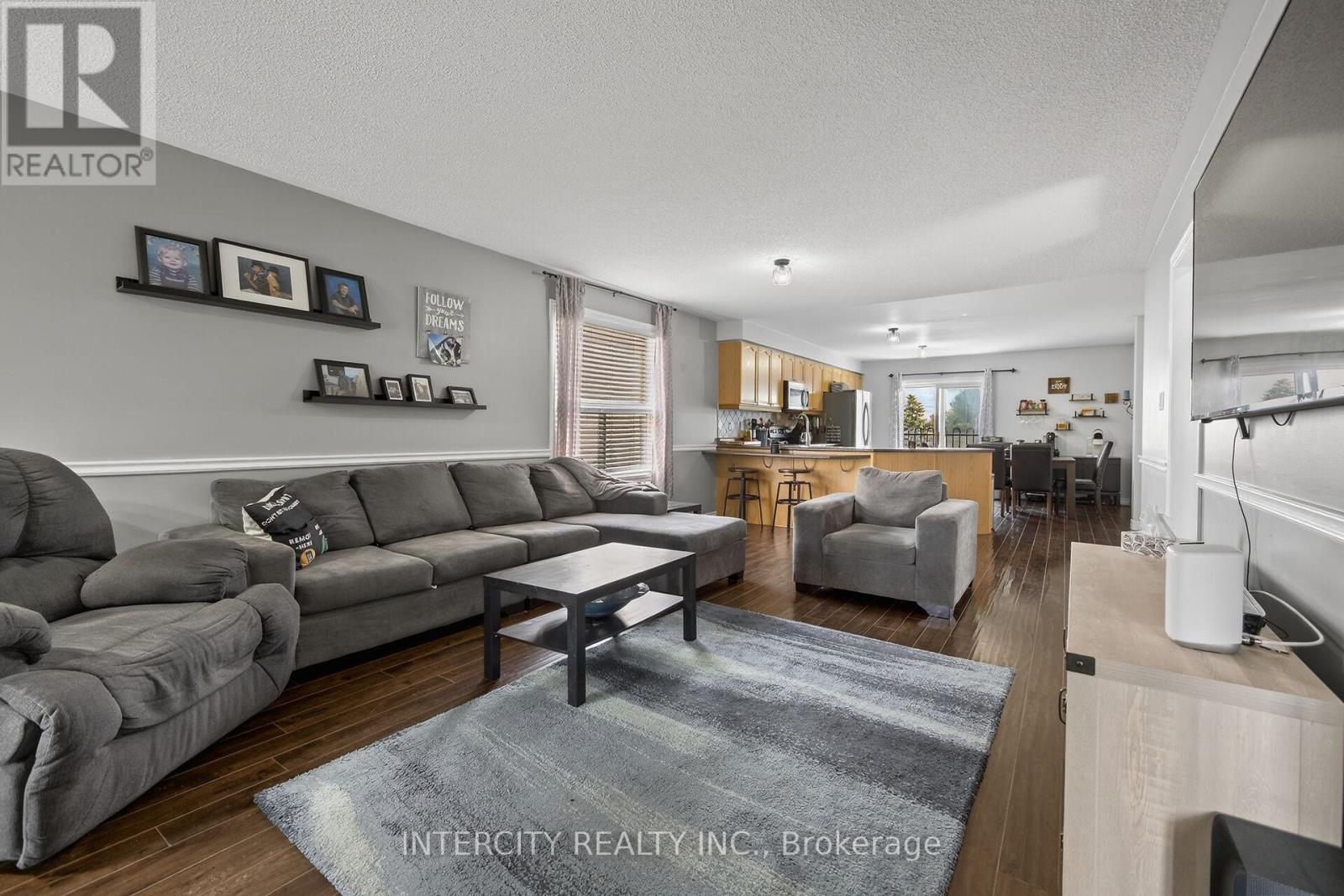 132 Dean Avenue, Barrie, Ontario  L4N 0V6 - Photo 6 - S12393904
