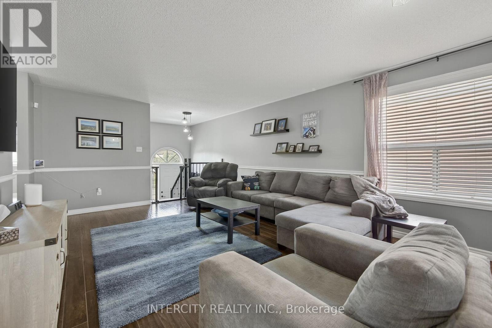 132 Dean Avenue, Barrie, Ontario  L4N 0V6 - Photo 7 - S12393904