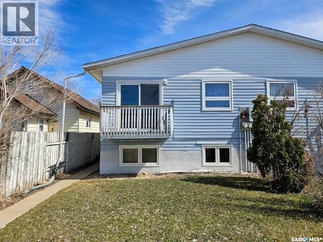 2 34 Central AVENUE S, Swift Current, Saskatchewan