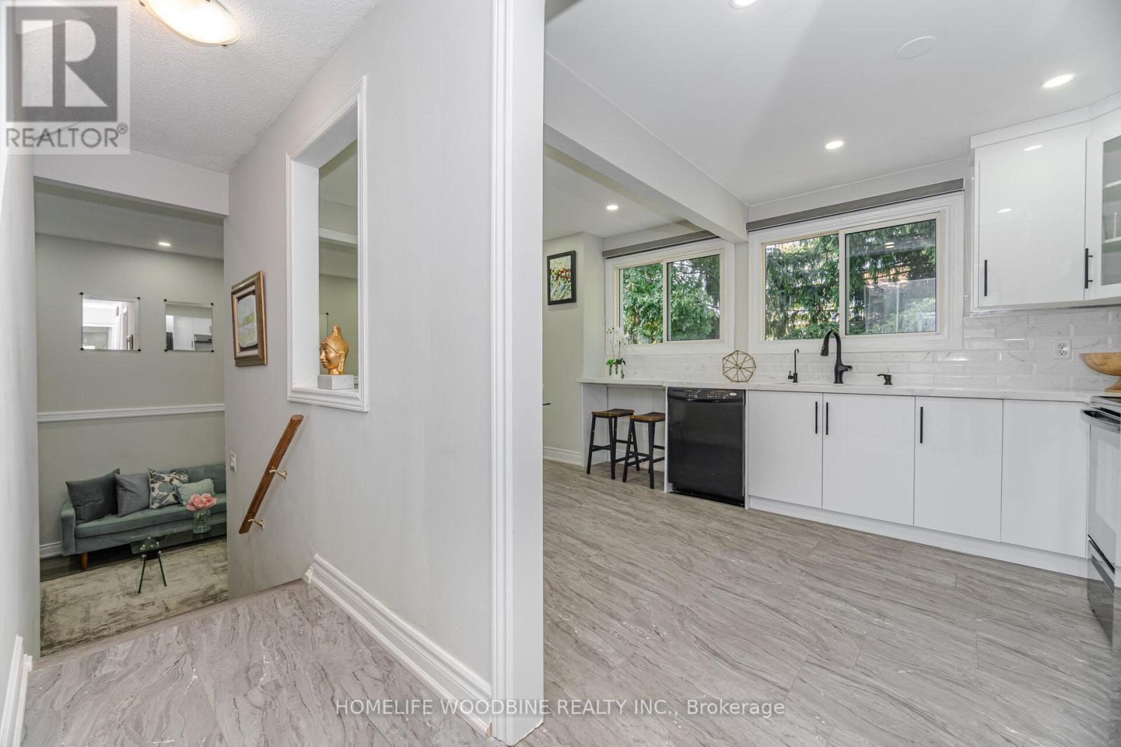 22 Highview Trail, Brampton, Ontario  L6S 1P5 - Photo 16 - W12393832