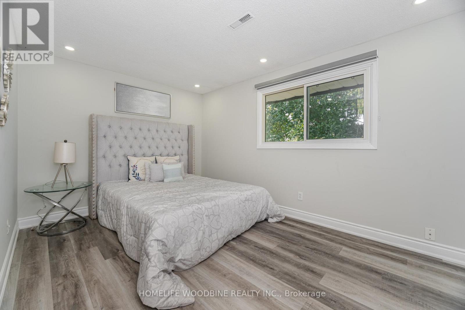 22 Highview Trail, Brampton, Ontario  L6S 1P5 - Photo 24 - W12393832