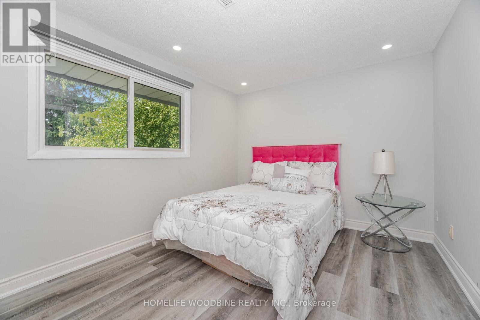 22 Highview Trail, Brampton, Ontario  L6S 1P5 - Photo 27 - W12393832