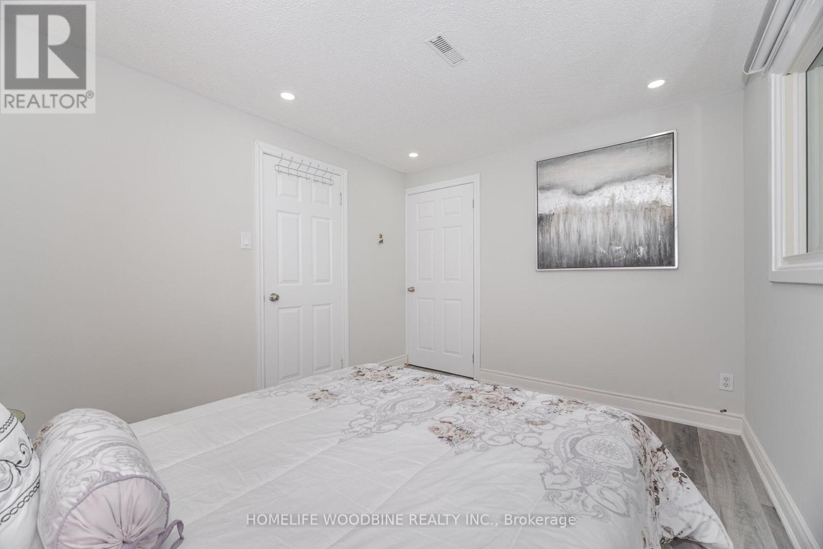 22 Highview Trail, Brampton, Ontario  L6S 1P5 - Photo 28 - W12393832