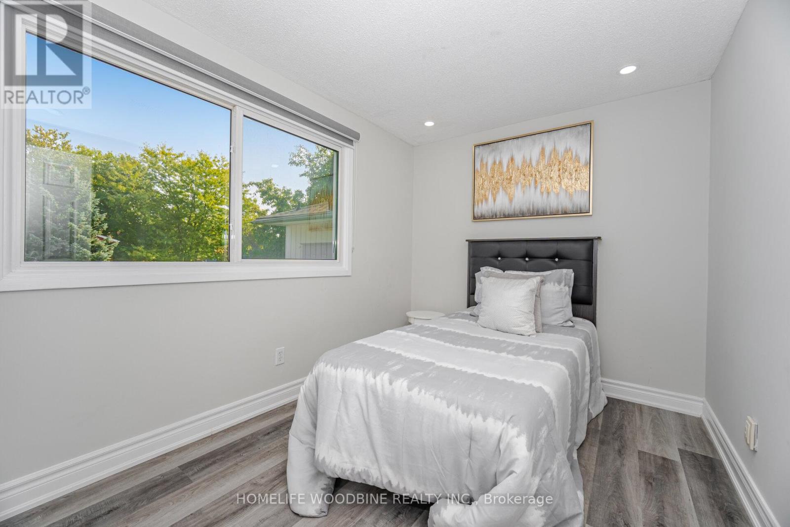 22 Highview Trail, Brampton, Ontario  L6S 1P5 - Photo 29 - W12393832